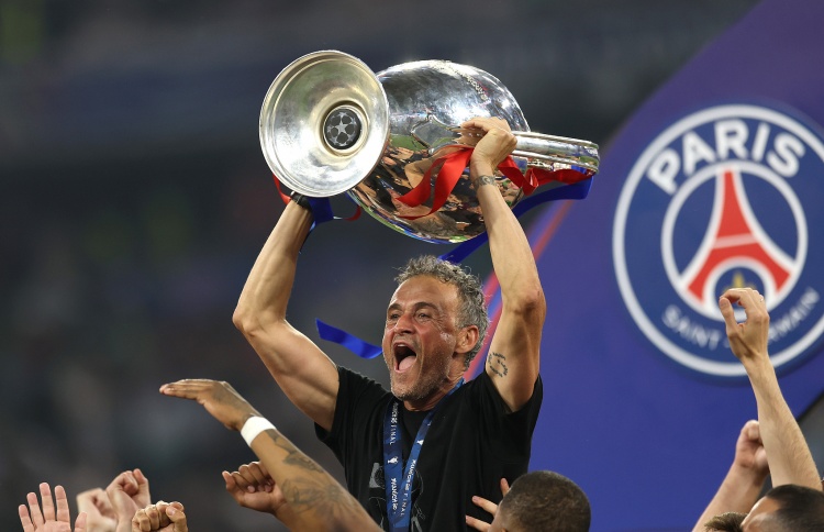 开云科技-欧冠冠军主帅！镜报独家：曼联将恩里克作为正式主帅主要目标之一