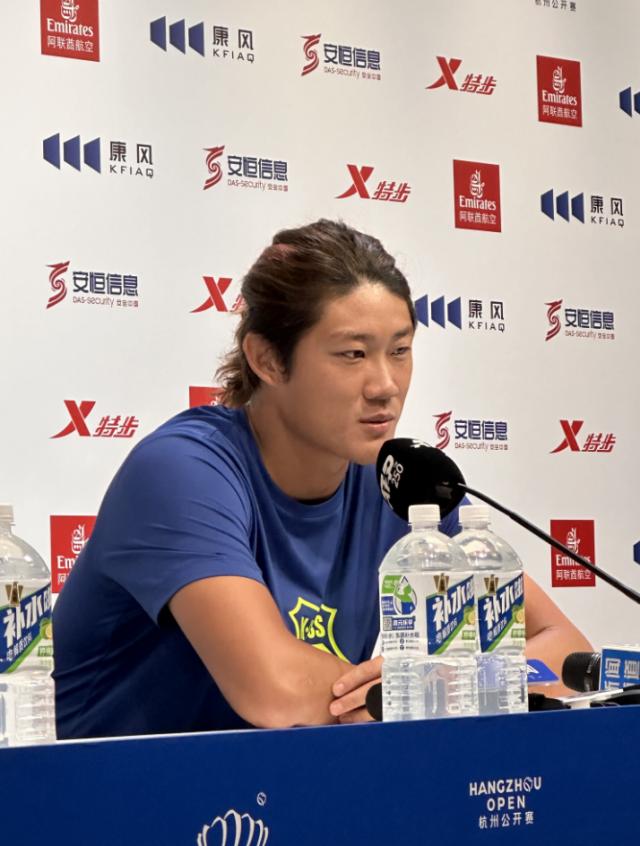 开云体验-张之臻带伤只能边打边看：只能先把身体放在第一位