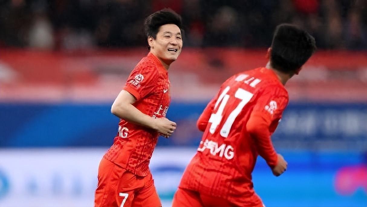 开云平台-4：1！国足迎喜讯 本土第一神锋满血回归 邵佳一喜添前场第一猛将