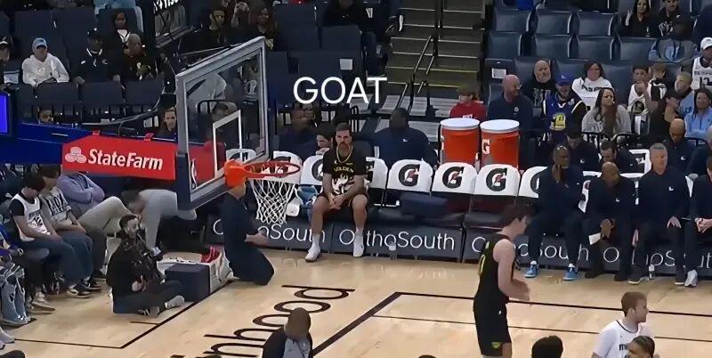 太太惨了！勇士紧急签32+12中锋！1天连伤3人！库里被迫带伤临时上阵！