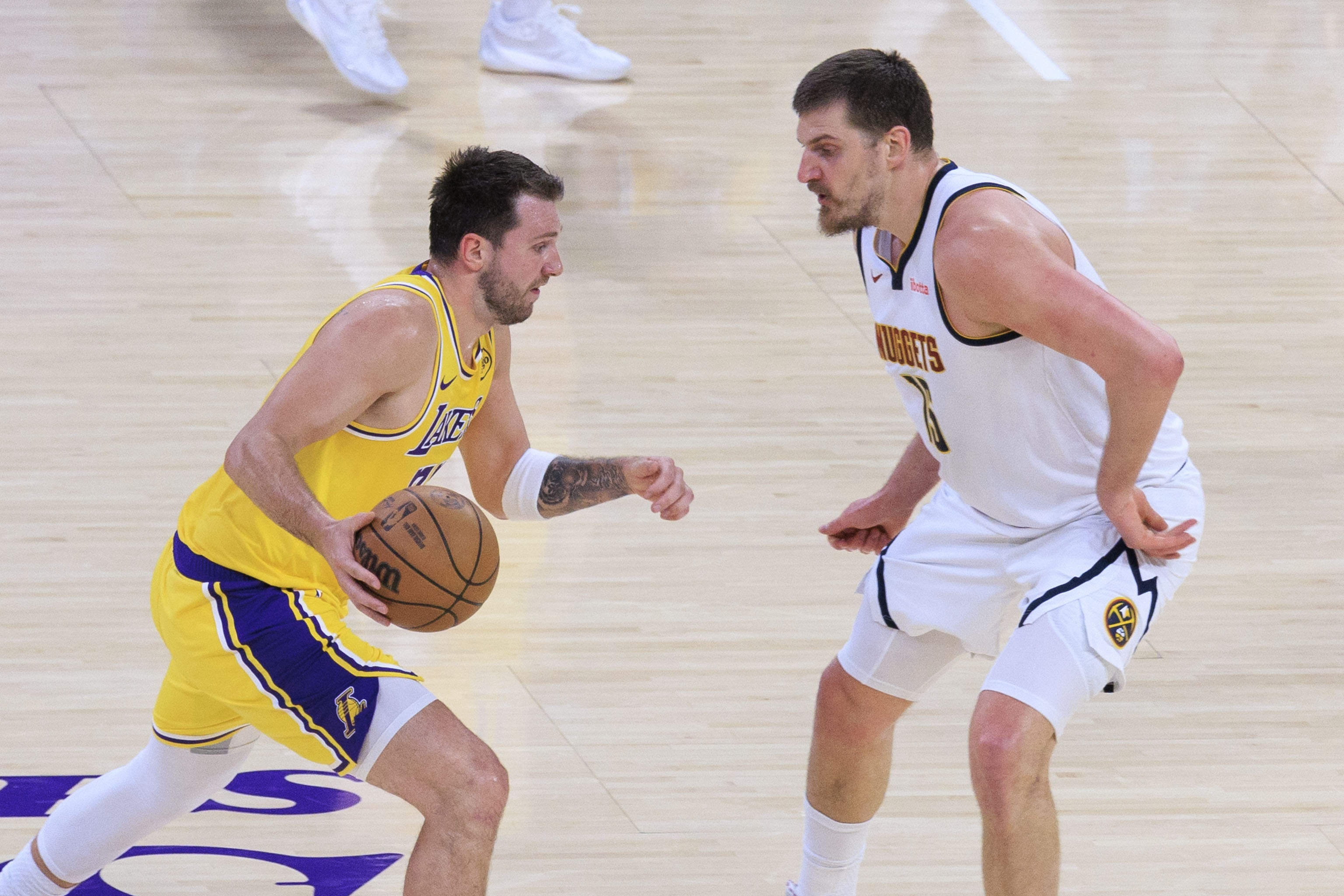 开云移动-不只是精彩的绝杀！战胜掘金或许能让湖人避开雷霆&amp;获得主场优势