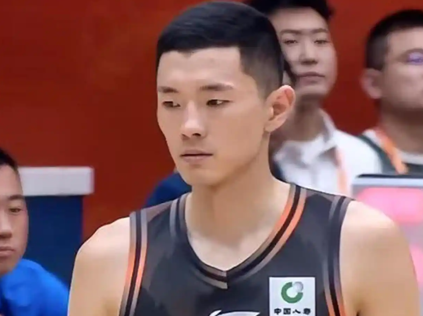 开云科技-28分惨败!山东男篮0比2遭淘汰,双外援挂零,全队无斗志潦草收官